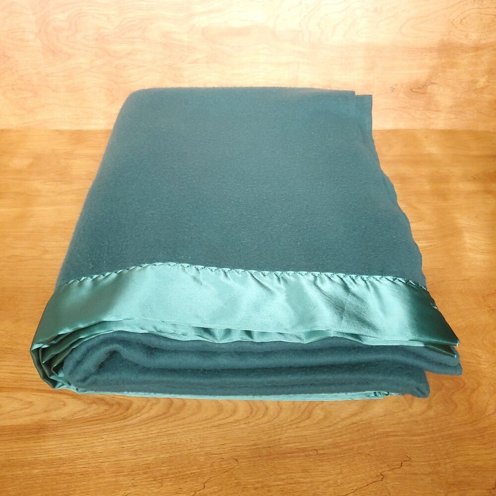 Green Blanket with Satin Edge Trim 65 x 86 Retro Classic Cozy